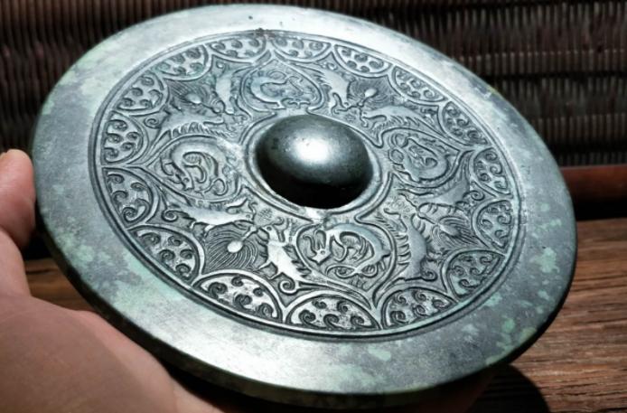 河南老汉造假青铜器,河南老汉带全村制假