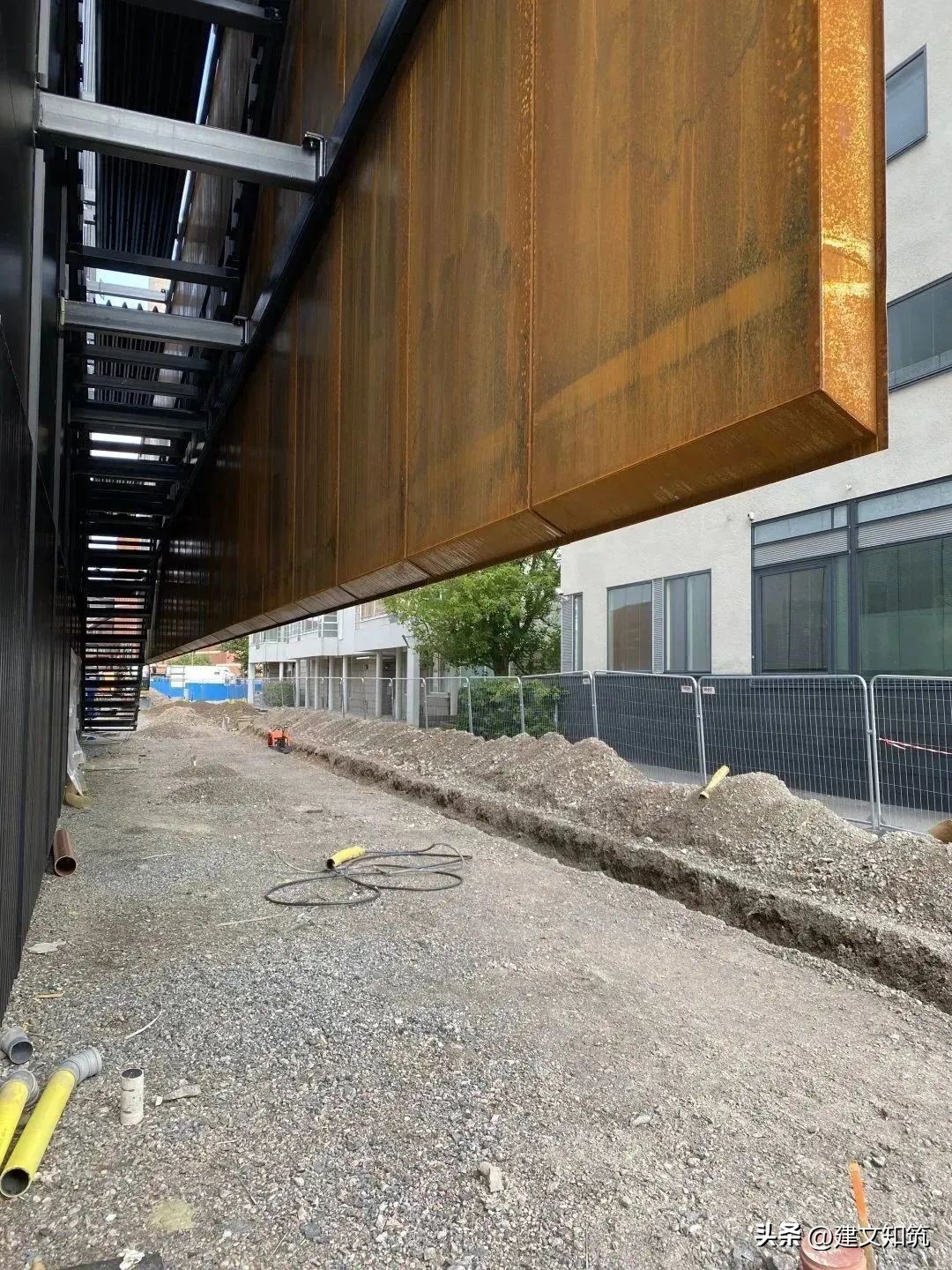 鑺叞璧皵杈涘熀鑸炶箞,鑺叞璧皵杈涘熀鏂囧寲寤虹瓚