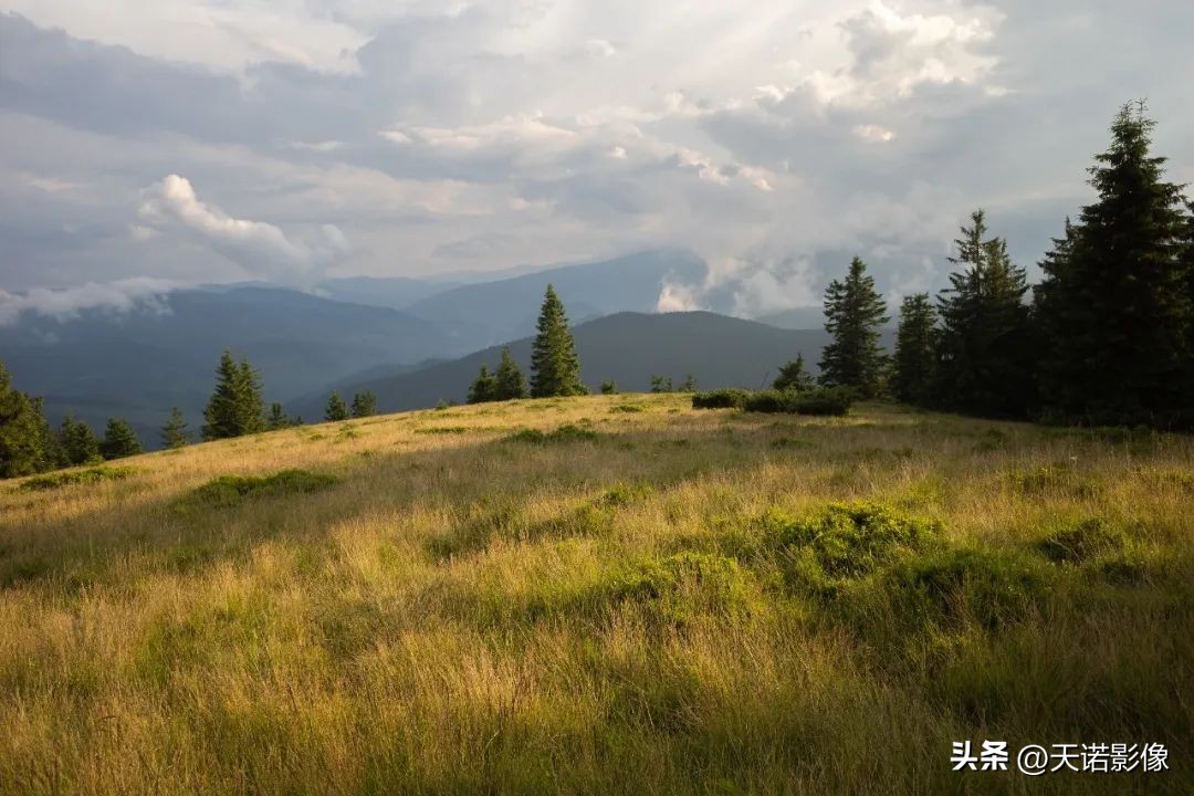 理光GRⅢGRⅢx为什么要双持?