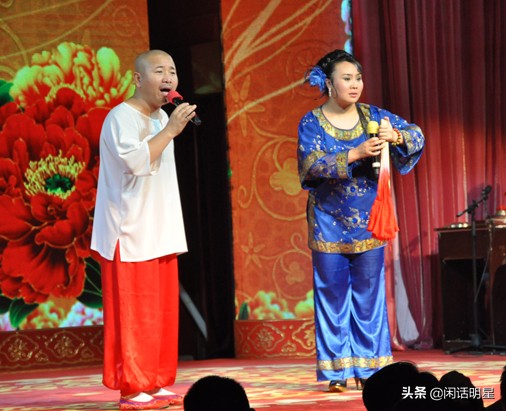 赵本山给徒弟们做直播现场,赵本山给徒弟直播的新规定