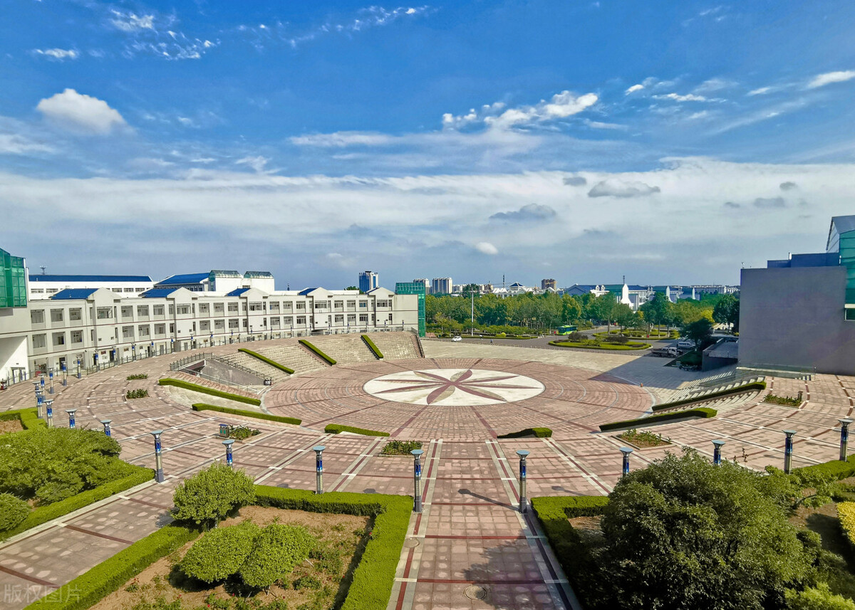 潍坊医学院的环境分析,潍坊医学院整体校园环境