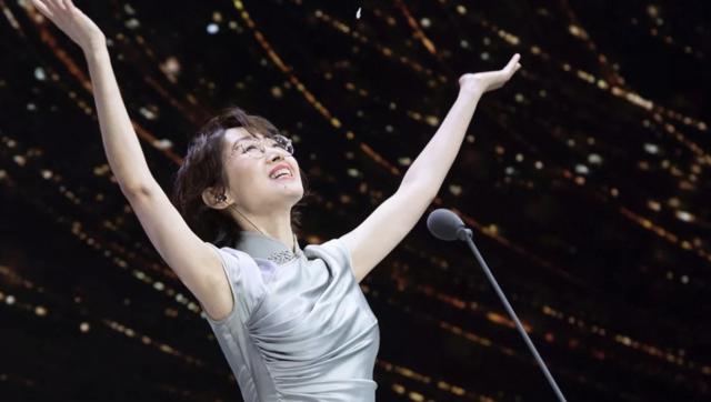 央视记者王冰冰有多火,央视记者王冰冰多大了