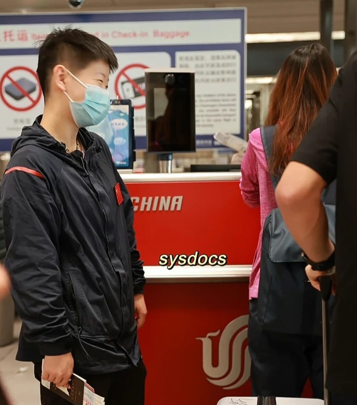 国乒启航布达佩斯,王楚钦帅出新高度,孙颖莎的新发型很亮眼