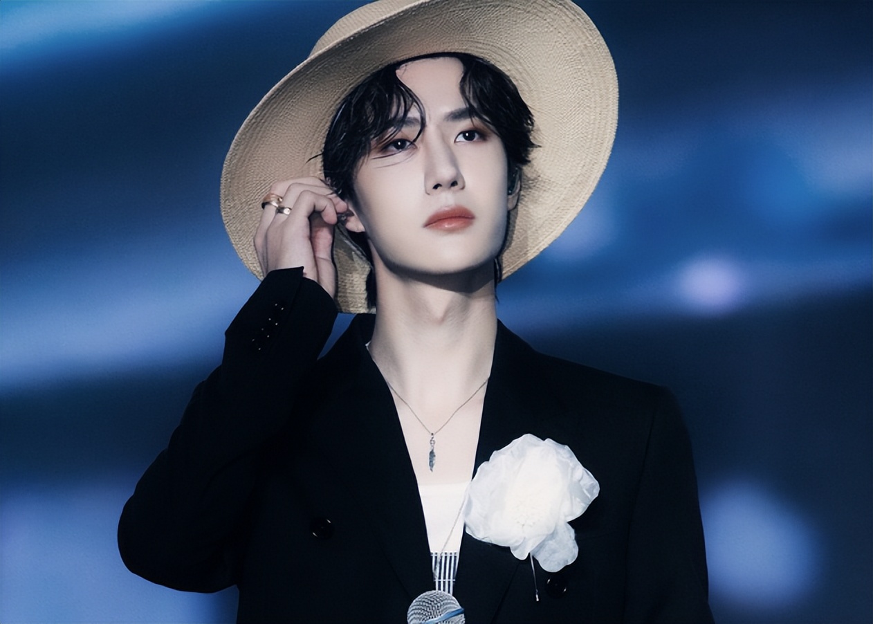 战狼2韩庚与卢靖姗片段,战狼2女主角卢靖姗片段