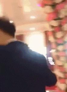 屏幕上出现五条白线什么意思,当屏幕出现五条虚线的时候