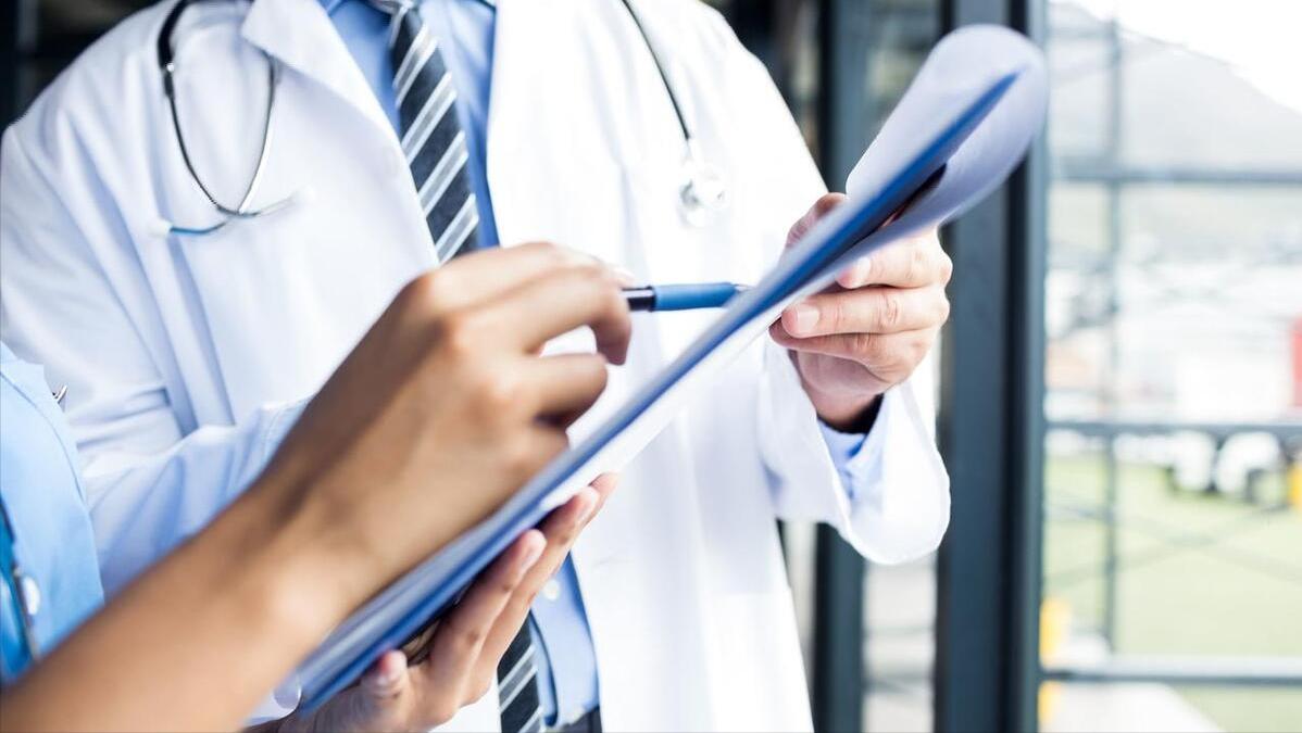 尿蛋白不治疗一定会得尿毒症吗,尿蛋白一直降不下来是慢性肾炎吗