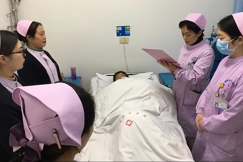 治疗痔疮手术后潮湿瘙痒用的药膏,混合痔术后止痒药膏