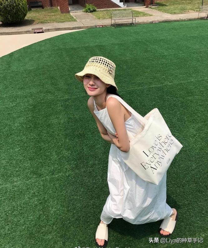 夏天必备的草编包清爽又百搭,草编包高级感时尚漂亮