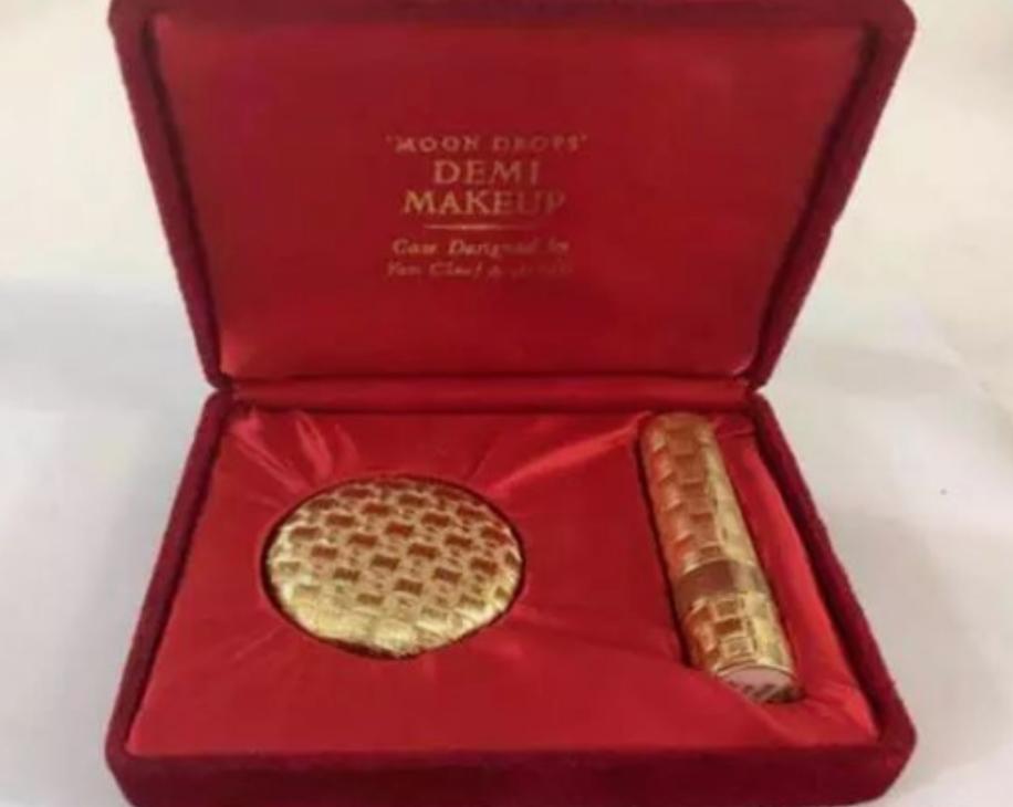 露华浓不是停产了吗,露华浓是不是停产了