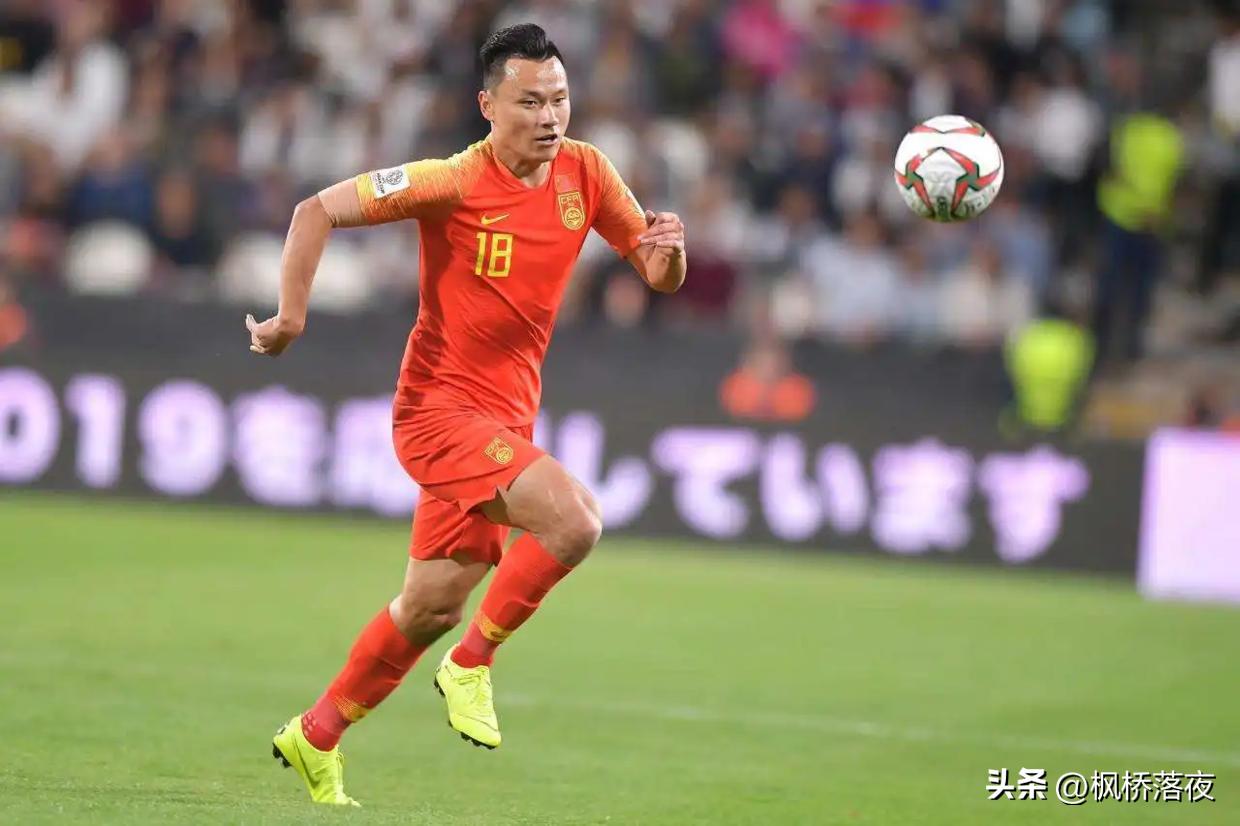 2场4助攻国足20岁新星闪耀欧洲,8场8球助国足粉碎25年魔咒