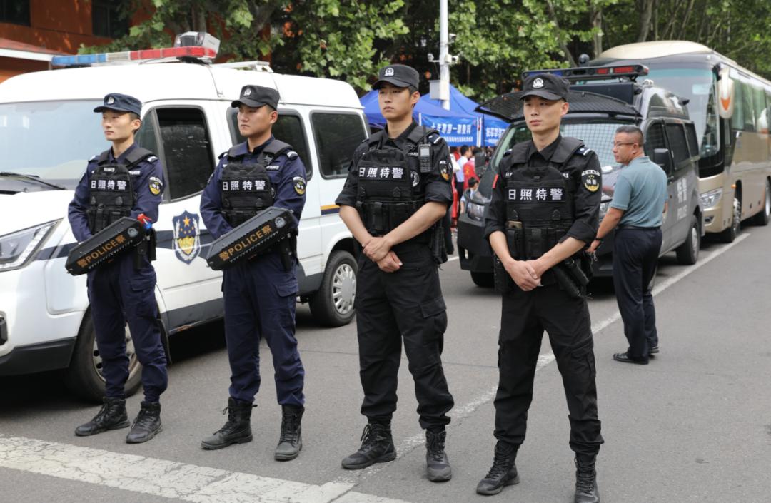 直击2023高考现场暖人瞬间,直击2023高考场外实拍视频