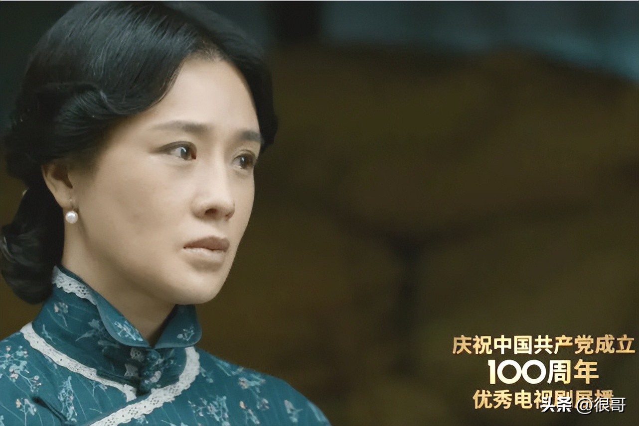 胡同赵露思侯明昊合照,胡同赵露思侯明昊路透