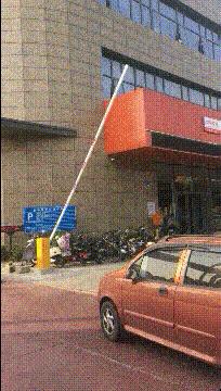 千万不要轻易穿抹胸吃火锅！: