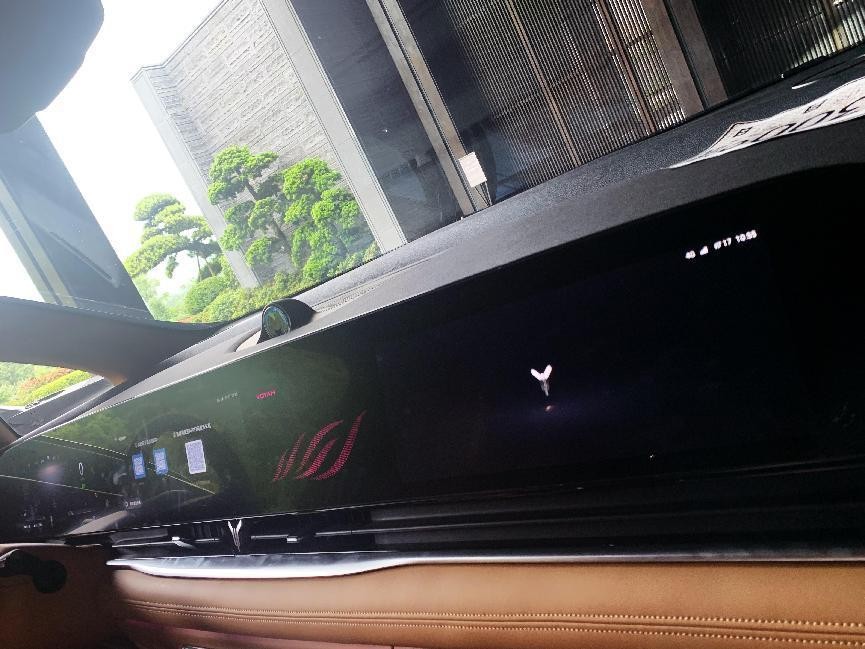 岚图梦想家和丰田埃尔法测试视频,东风岚图增程式suv试驾