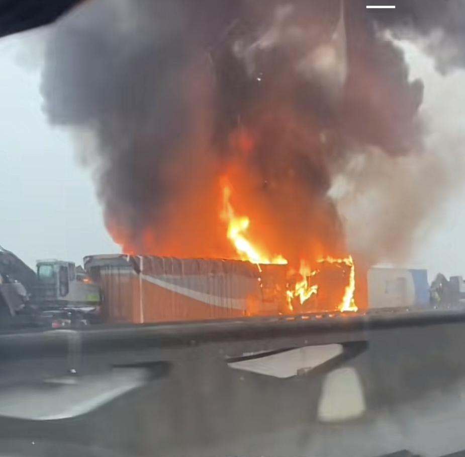 湖南高速多车相撞事故现场图片,湖南高速多车相撞事故真相