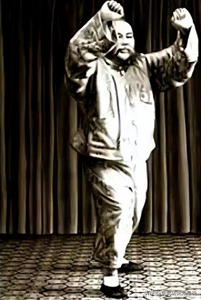 杨氏太极拳技击法视频,杨氏太极拳26式双峰贯耳教程