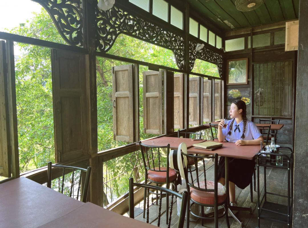 收到“噶腰子”新闻的时候，我正和老婆在泰国