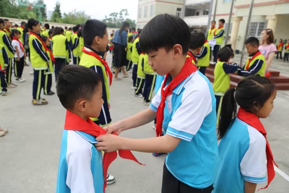 展示少先队员精神面貌,展现少先队员什么样的精神风貌