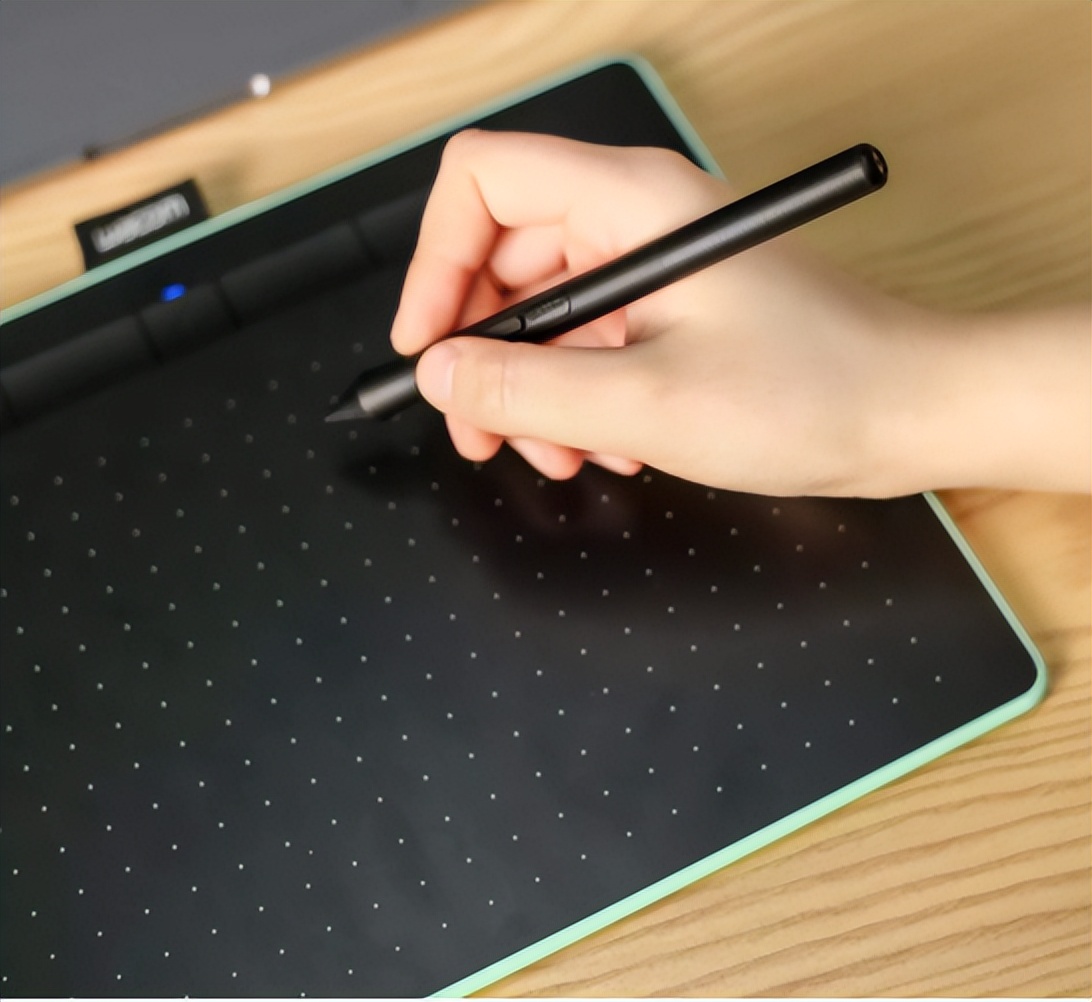 wacom数位板4100和4100wl有啥区别,wacom数位板刚入门哪款合适