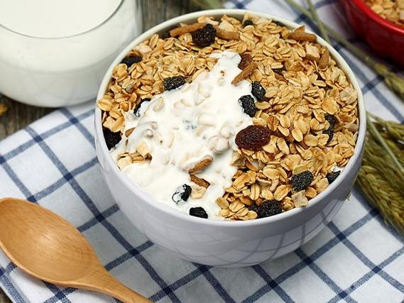 狗狗皮肤痒用什么药止痒,狗狗皮肤痒用什么止痒最快