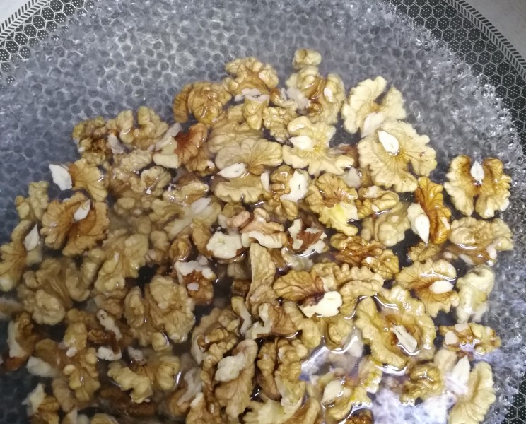 文玩核桃有猫腻吗,小小核桃竟然有这么大的隐患