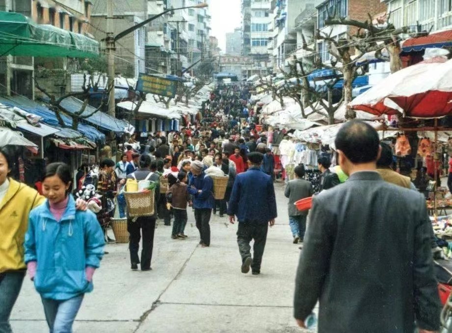 1988年男子借给朋友五万元,男子四年前借出70万破产后失联