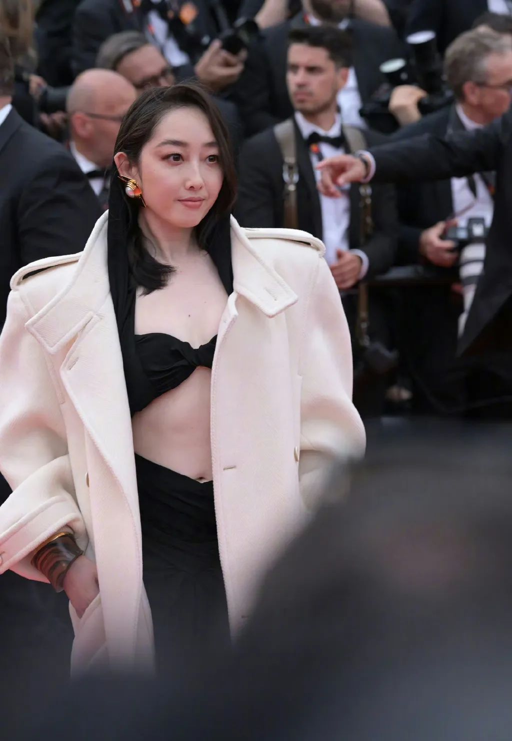 这一夜,中国女星的“野心”都藏不住了!猛虎连衣裙,踩20cm高跟