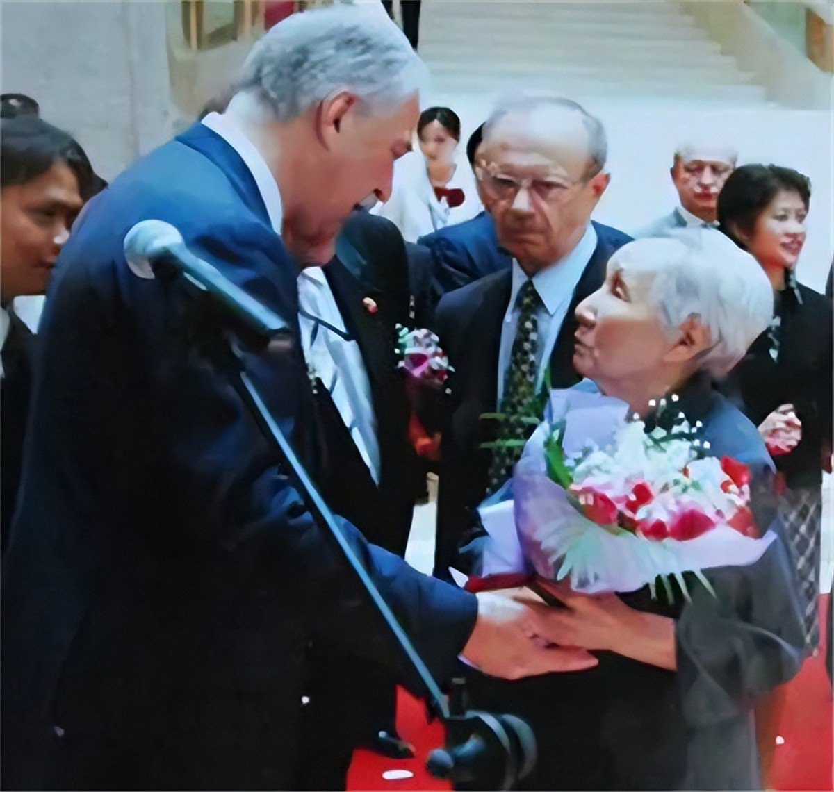 1997年重庆老妇访问朝鲜，祭拜金日成后，提出了一个大胆的建议