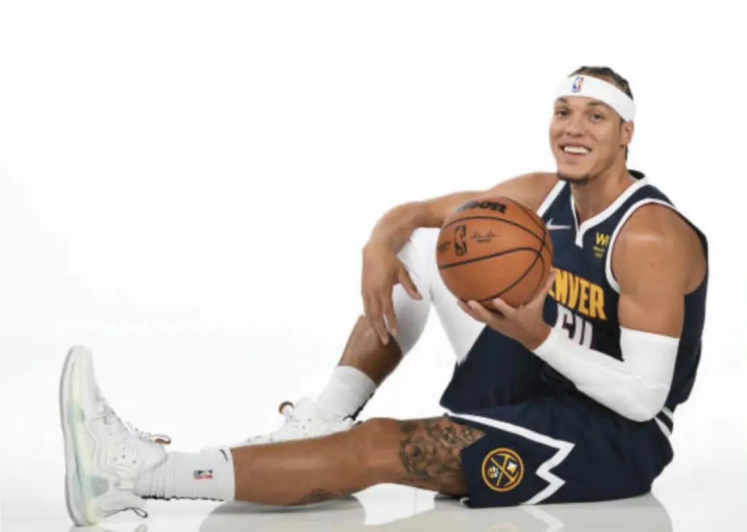 太卷了180还穿增高鞋,盘点600多的球星签名战靴性能真高