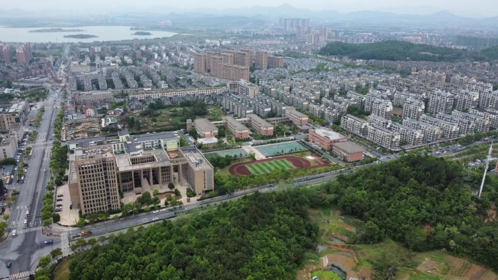 进度神速,绿城的楼盘为什么进度比较慢