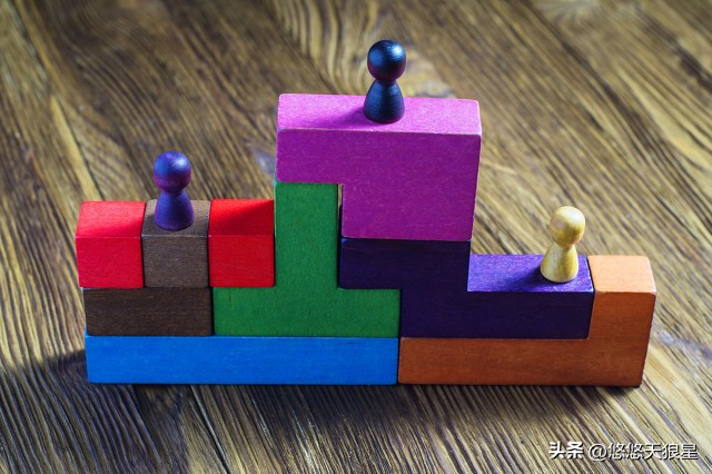 股市里面每个人都不容易,股市没那么复杂