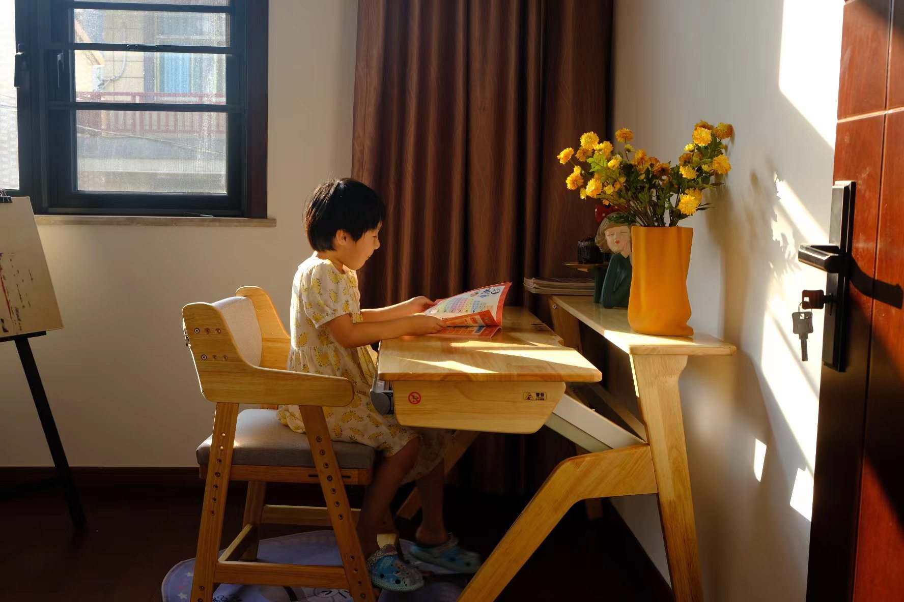 孩子实木学习桌椅怎么选,如何选择儿童学习桌椅