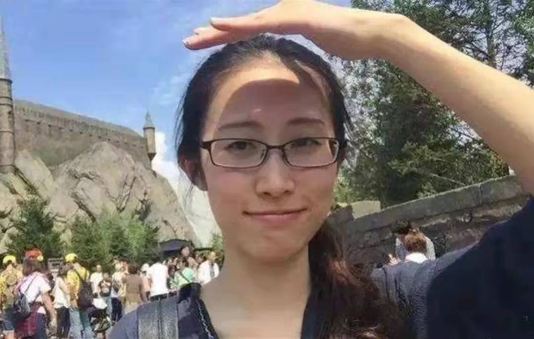 阿姨,血馄饨好吃吗?躲门后存活的刘鑫曾如此嚣张她值得被原谅吗