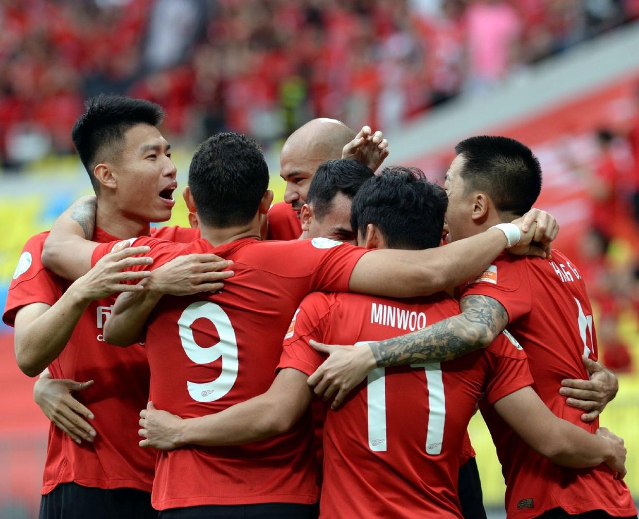 中超积分榜海港居首4队不败,中超积分榜海港大胜一骑绝尘