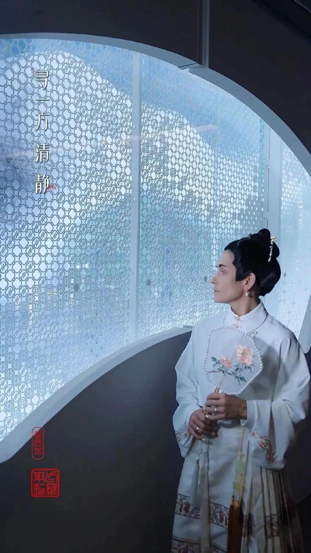 花西子发疯冲上热搜,花西子发疯式营销