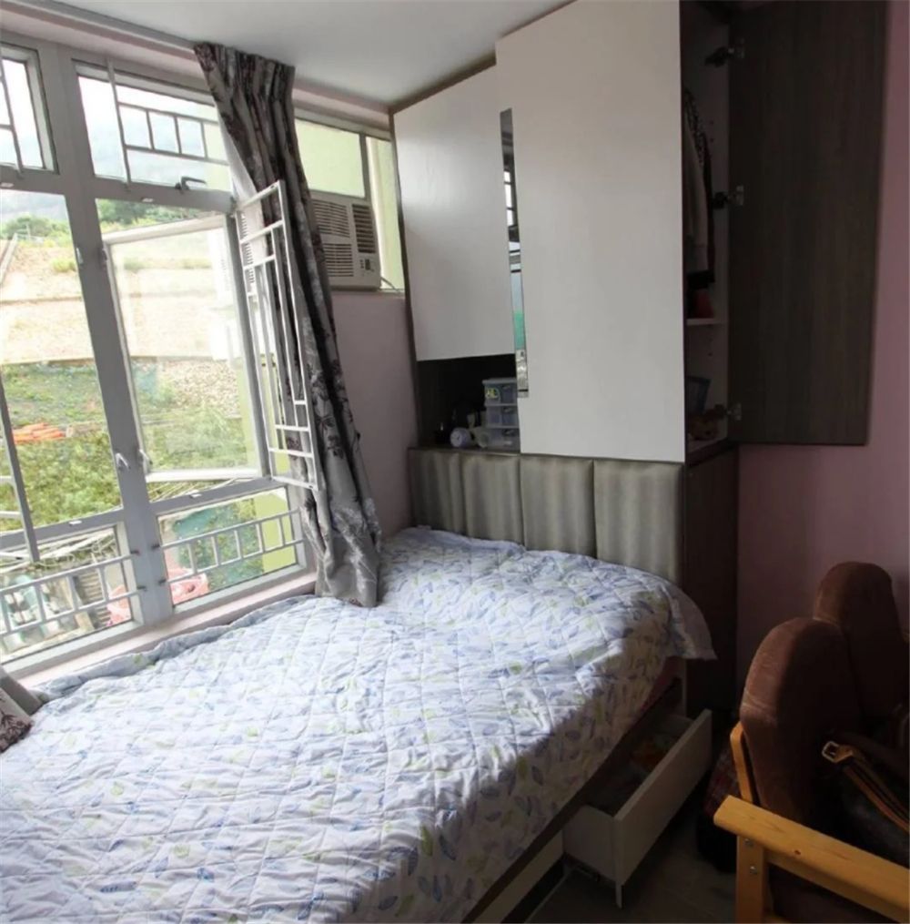 香港十几平蜗居夫妻,香港夫妻买下20平方蜗居