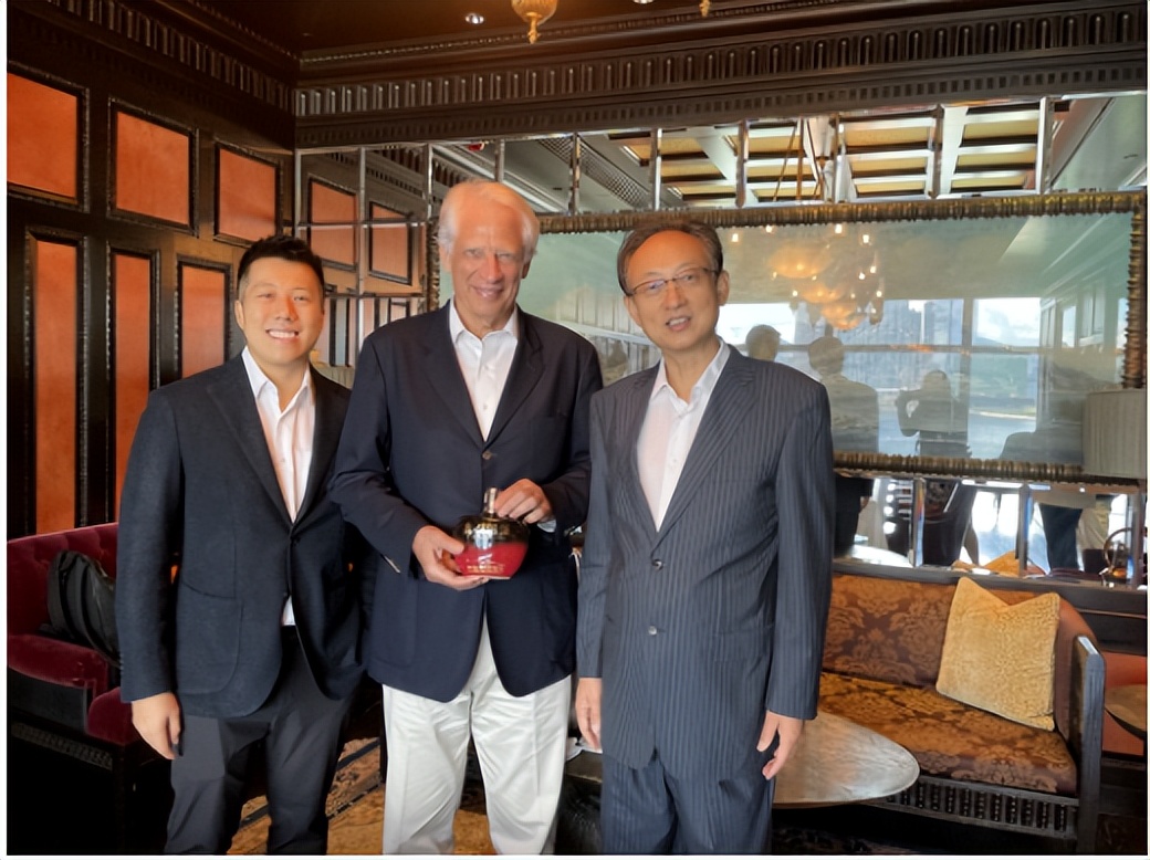 获德维尔潘高度好评，国帅·龟仙洞向世界展示洞酿酱酒独特风采