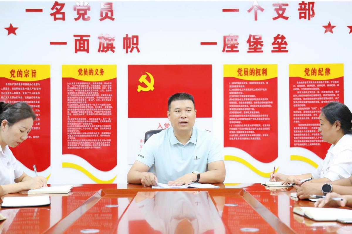 涓囧浜夐福鐧捐姳榻愭斁,涓囧浜夐福