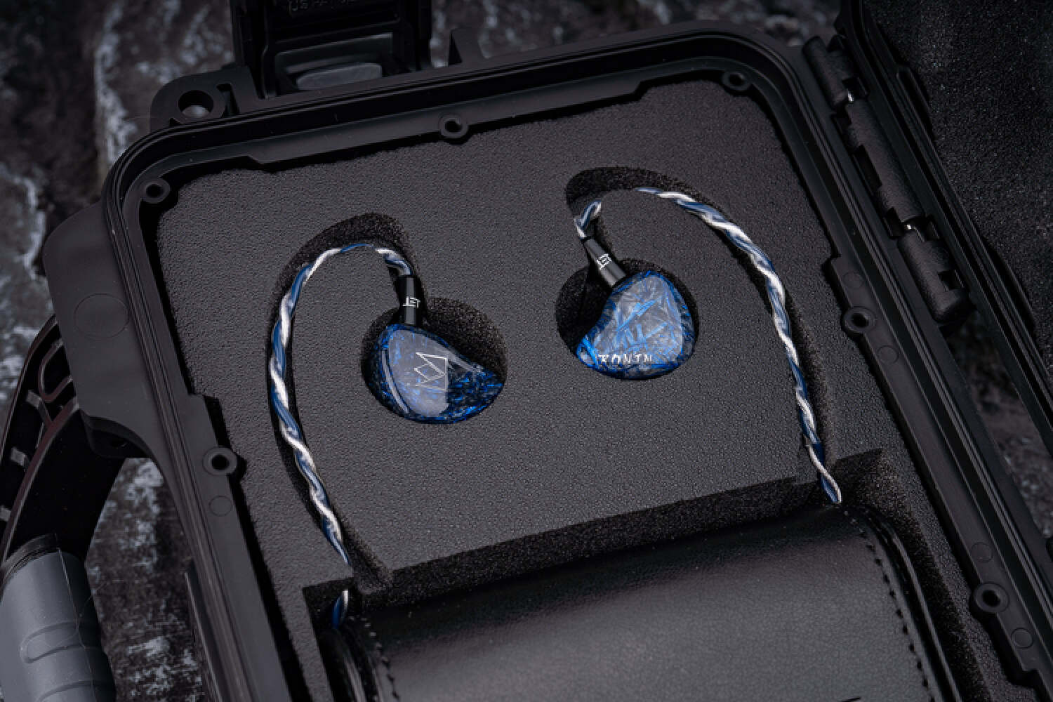 一款偏科得很精准的甜品级流行塞——NobleRonin