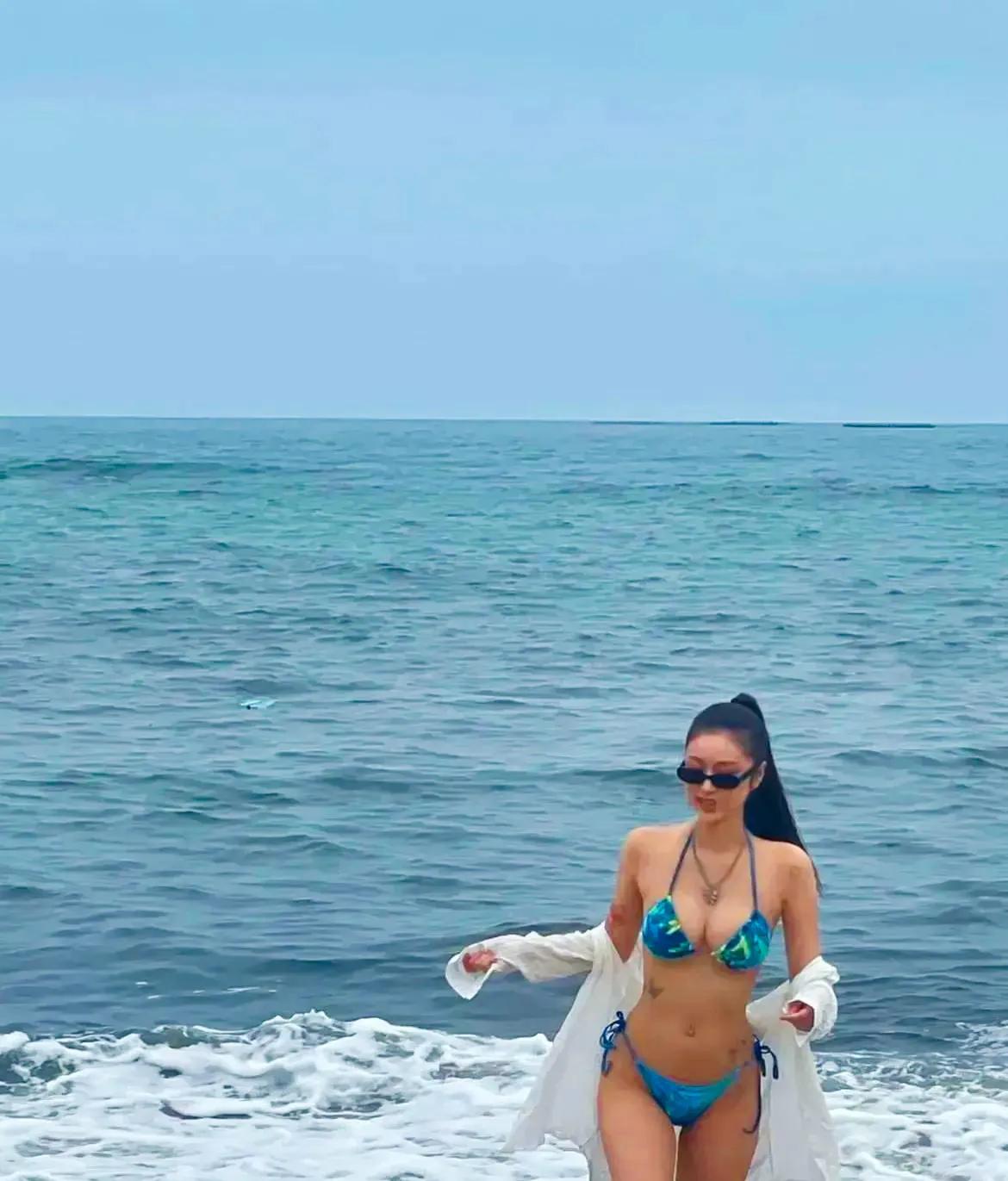 【穿越时光的寂静】阴雨天下的济州岛海滩，魅力无限！