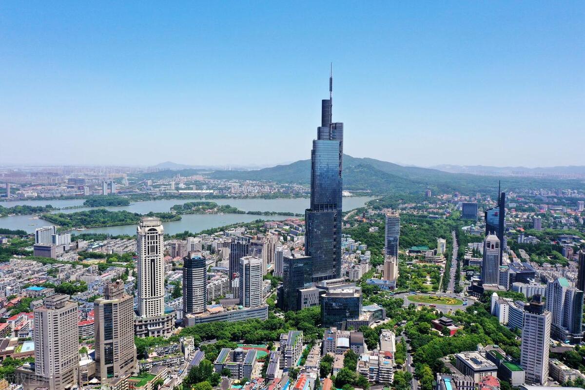 南京市2022年经济总量,南京2022上半年gdp突破8000亿