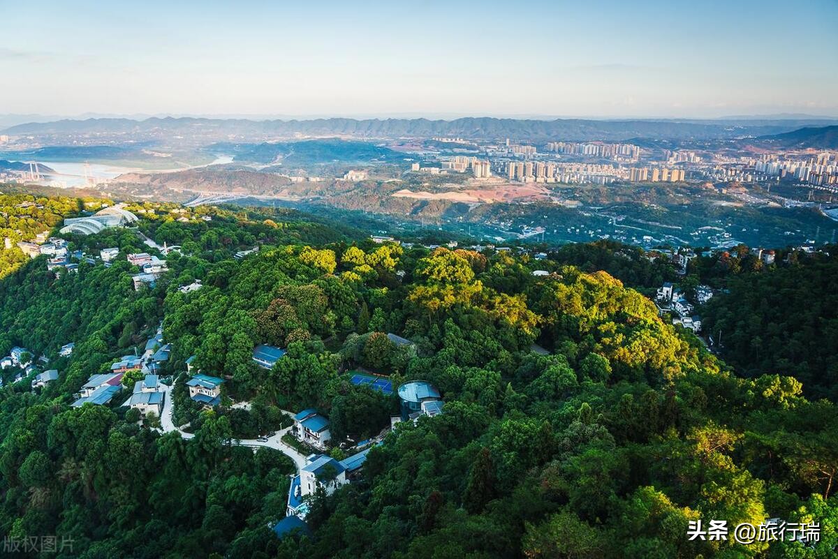 到重庆还没去哪里玩过,去过很多地方唯独没有去过重庆