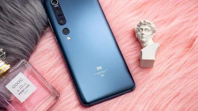 商务人士都用哪些手机？为解心中疑问，我去到了香港CBD一探究竟