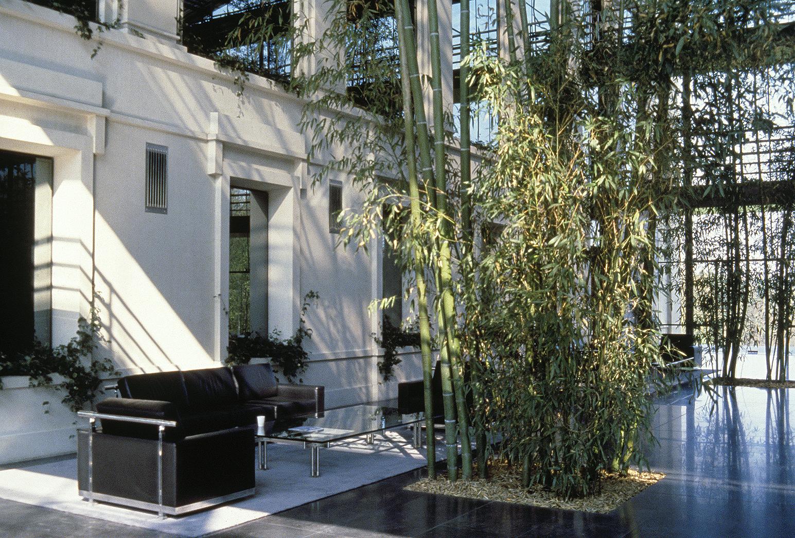 扔向俄罗斯的“金融*弹核**”SWIFT，它的总部是座怎样的建筑？