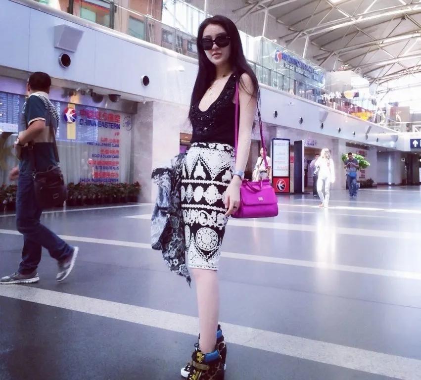 炫富达人郭美美，每次交易大赚5万，王干爹直呼：她是我的噩梦！