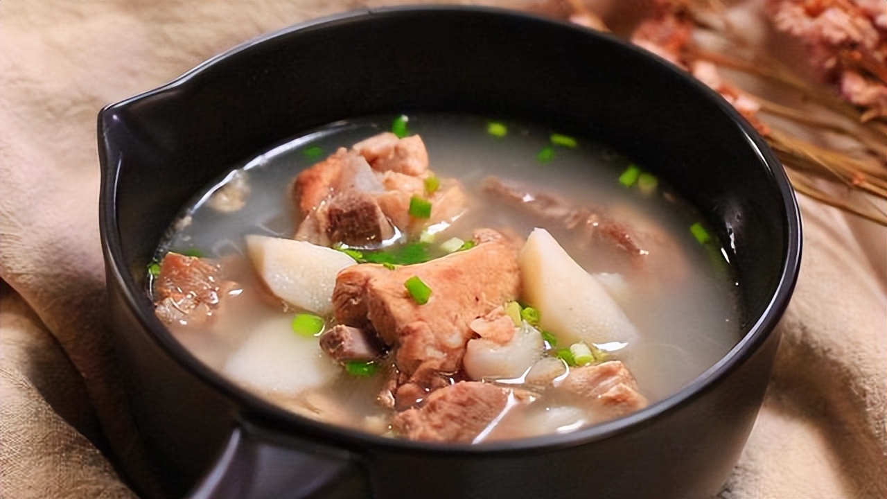 大姨妈准时来但量少发黑怎么办,大姨妈量少发黑持续十几天