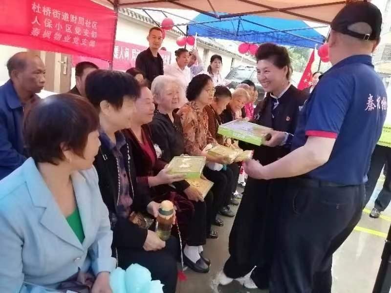 临渭区杜桥街道社工站联动各社工室开展“浓情端午，乐在其粽”主题活动