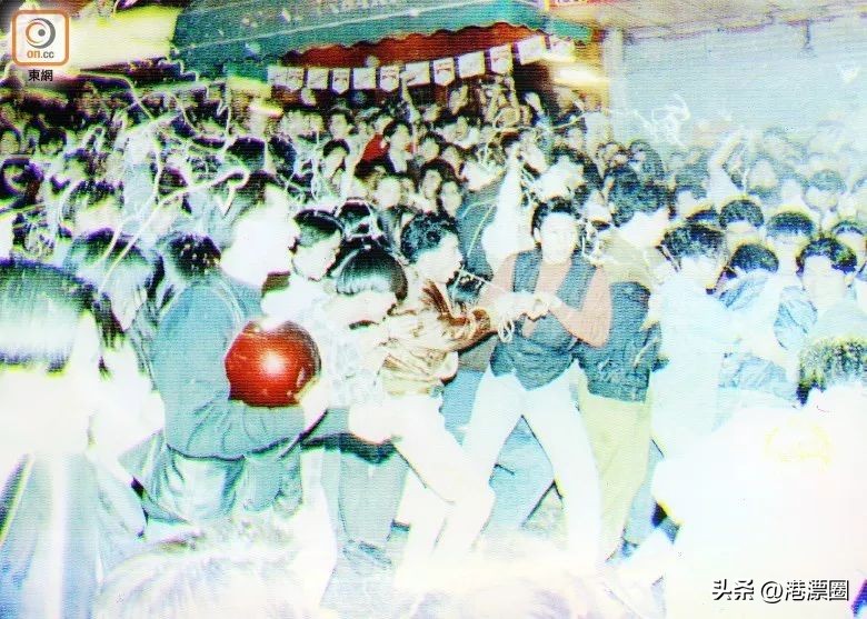 轰动全球的*踏事踩**故，彻底改变了香港