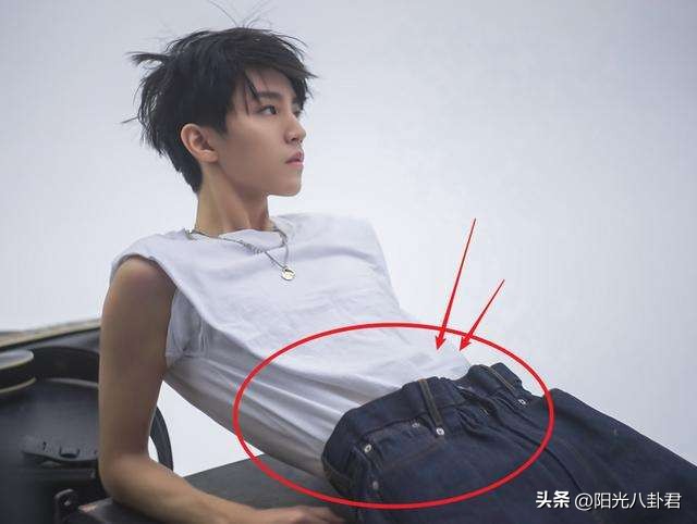 双腿细似竹竿，体型堪比纸片，内娱男星的审美真是太“畸形”了