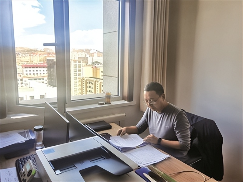 甘做“铺路石”筑造新区四通八达交通网——记滨海新区交通运输服务中心公路工程部负责人许增辉